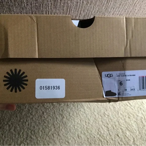 Authentic New Ugg Ultra Mini Boots Kids’ 6 (Women’s 7.5) HTF Burnt Cedar (Brown) - Picture 7 of 7